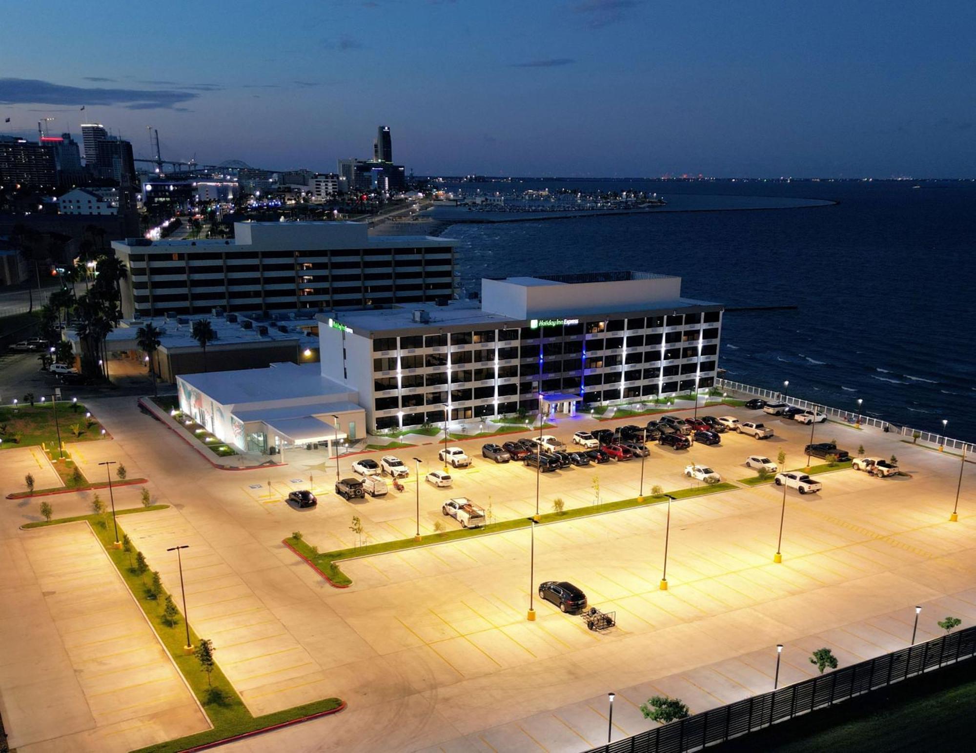 Holiday Inn Express Corpus Christi - Beachfront By Ihg Dış mekan fotoğraf