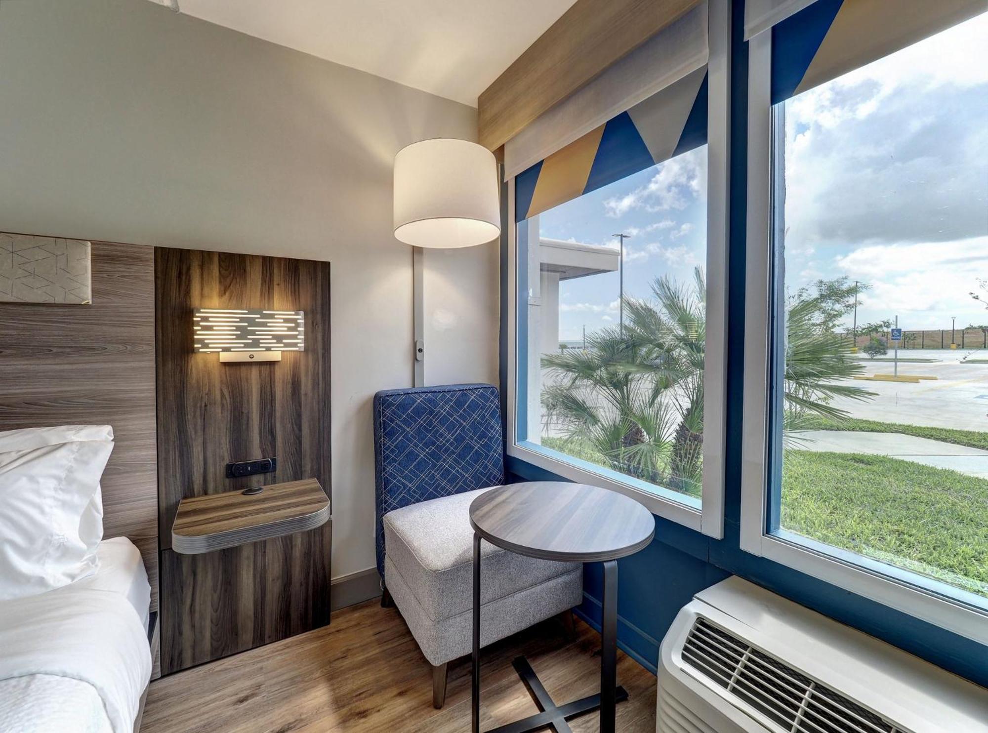 Holiday Inn Express Corpus Christi - Beachfront By Ihg Dış mekan fotoğraf