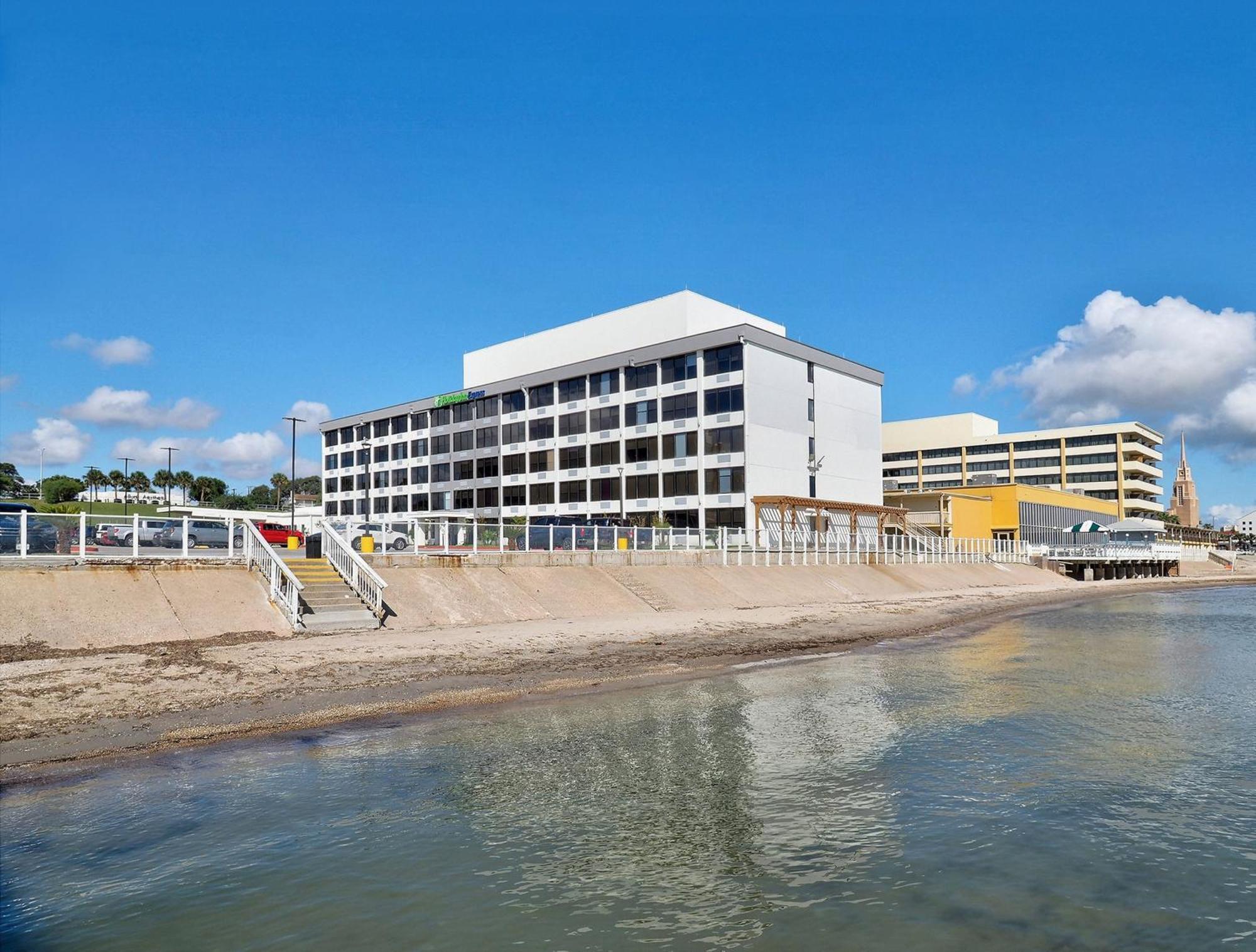 Holiday Inn Express Corpus Christi - Beachfront By Ihg Dış mekan fotoğraf