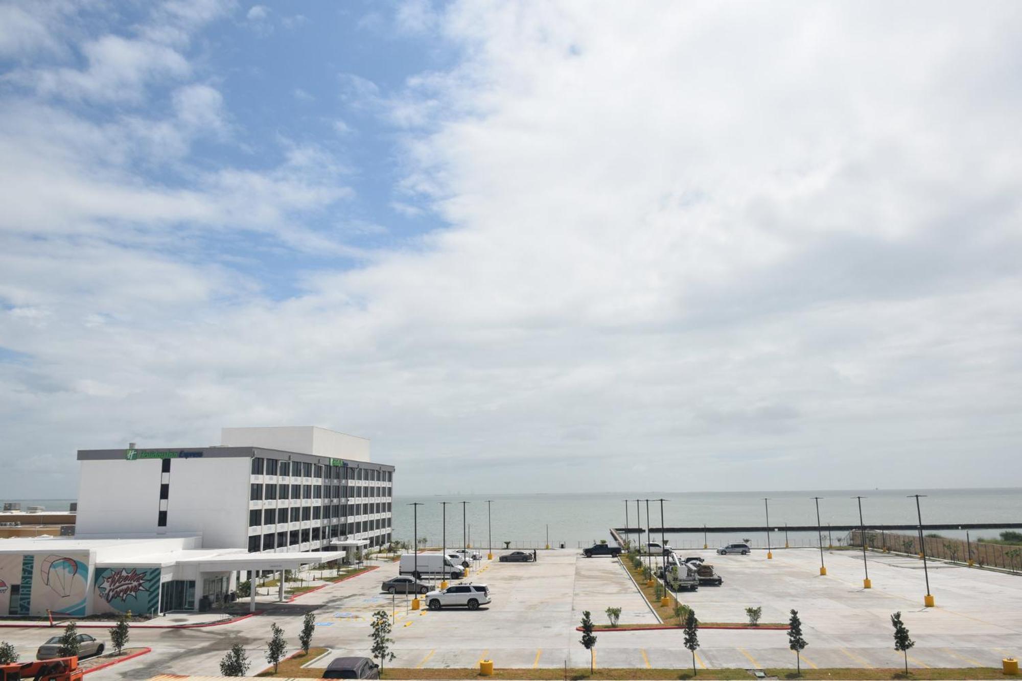 Holiday Inn Express Corpus Christi - Beachfront By Ihg Dış mekan fotoğraf